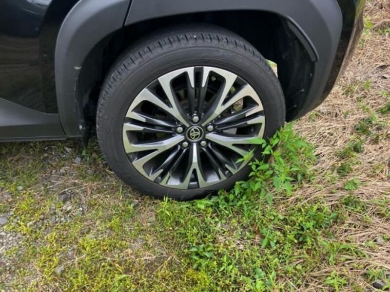 YARIS CROSS