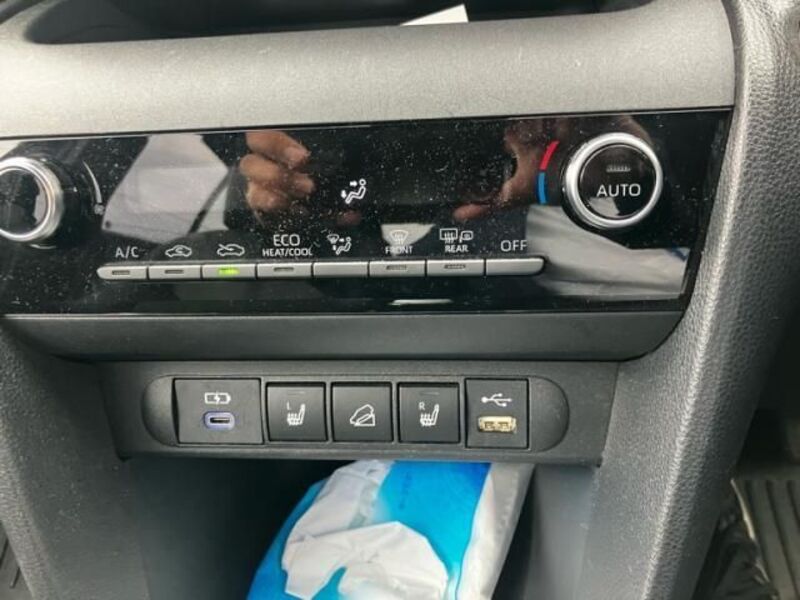 YARIS CROSS