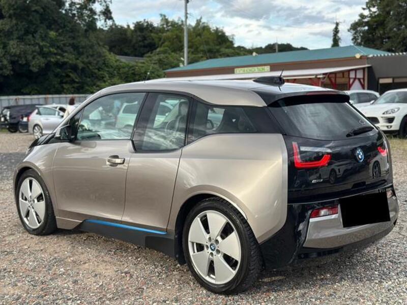 i3