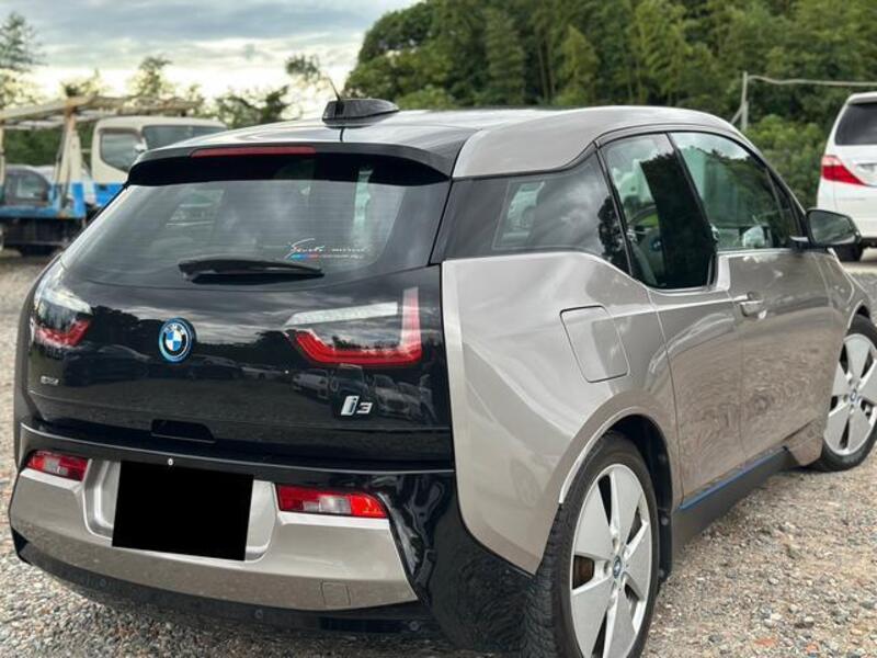 i3