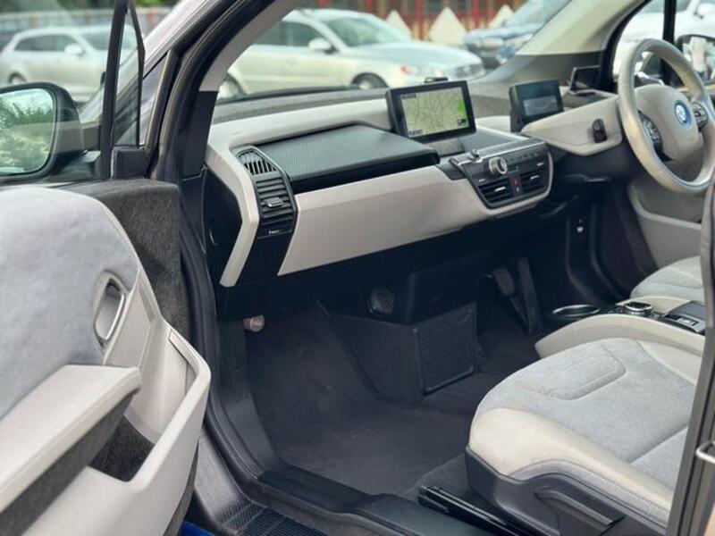 i3