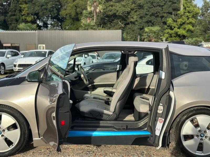 i3