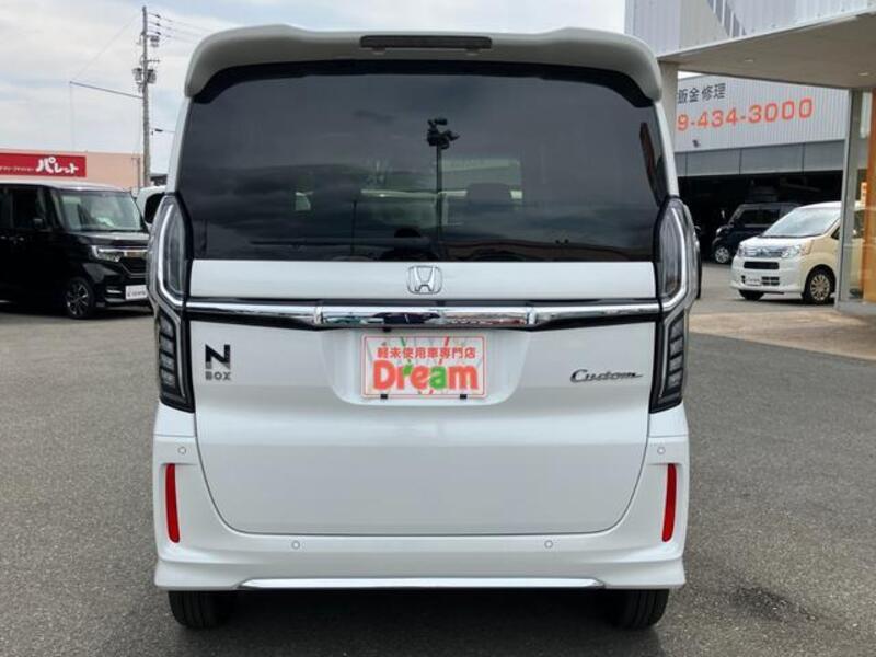 N BOX CUSTOM