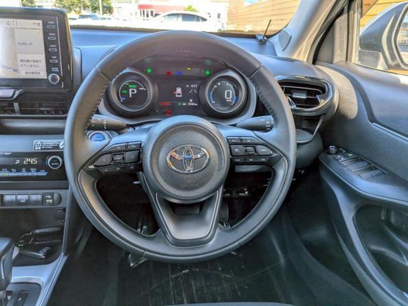 YARIS CROSS