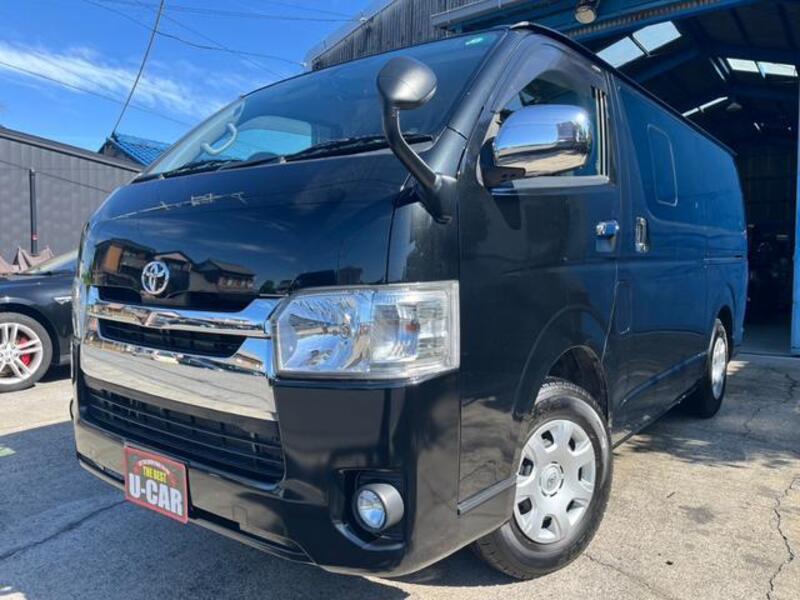 TOYOTA HIACE VAN