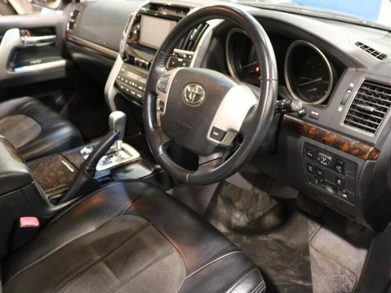 LAND CRUISER
