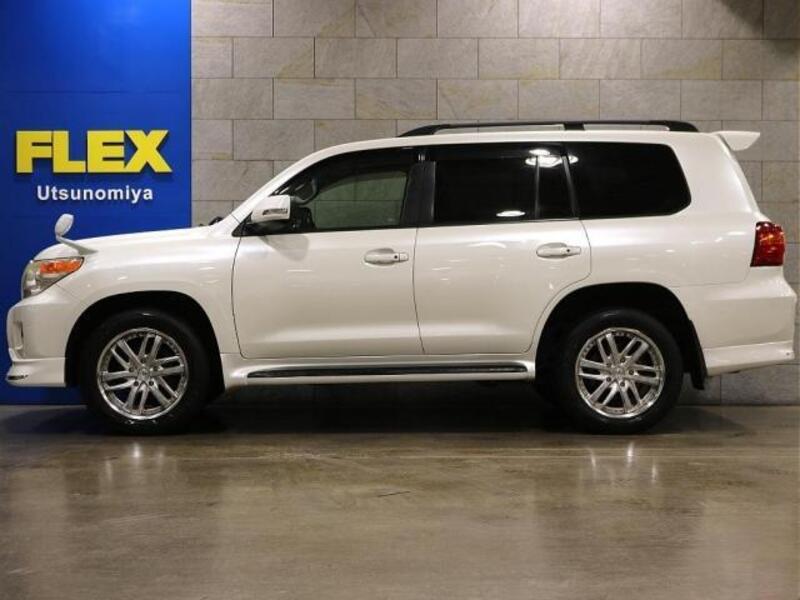 LAND CRUISER