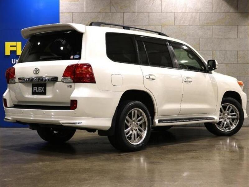 LAND CRUISER