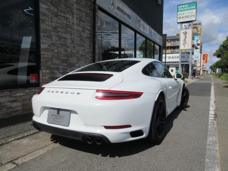 911