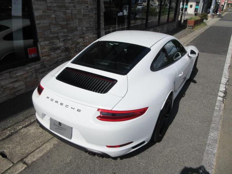 911
