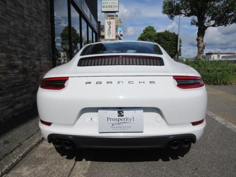 911