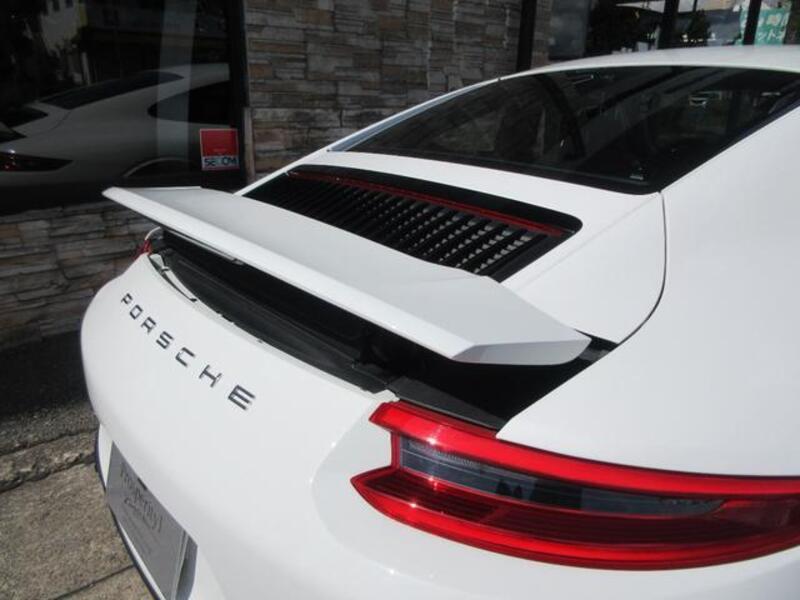 911