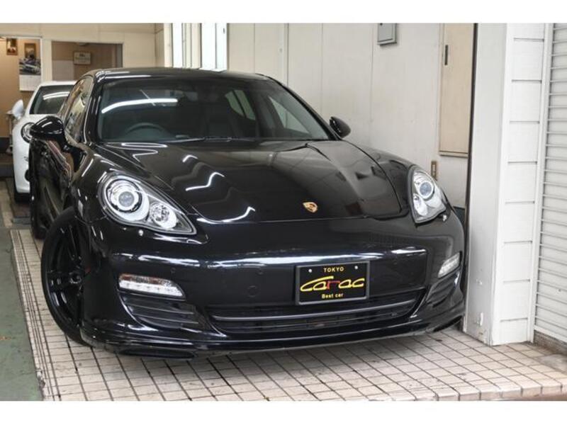 PORSCHE PANAMERA