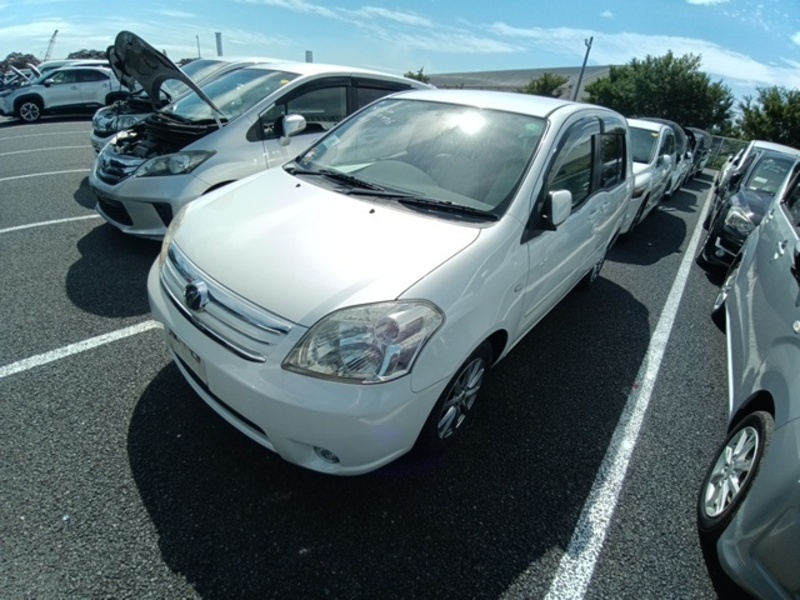 TOYOTA RAUM