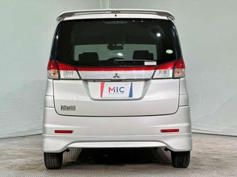 DELICA D2