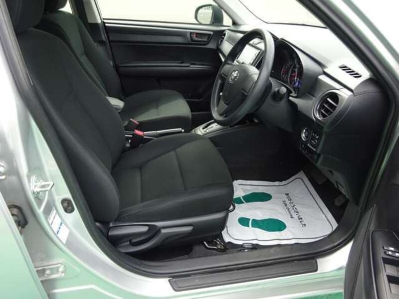 COROLLA AXIO