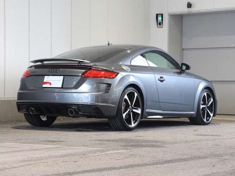 TT