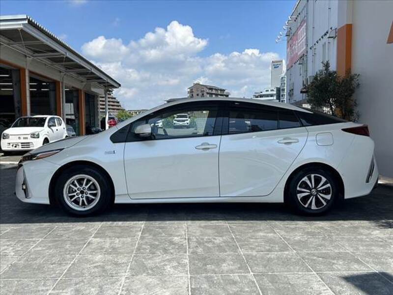 PRIUS PHV