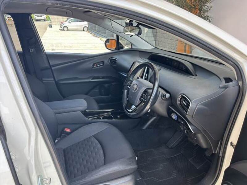 PRIUS PHV
