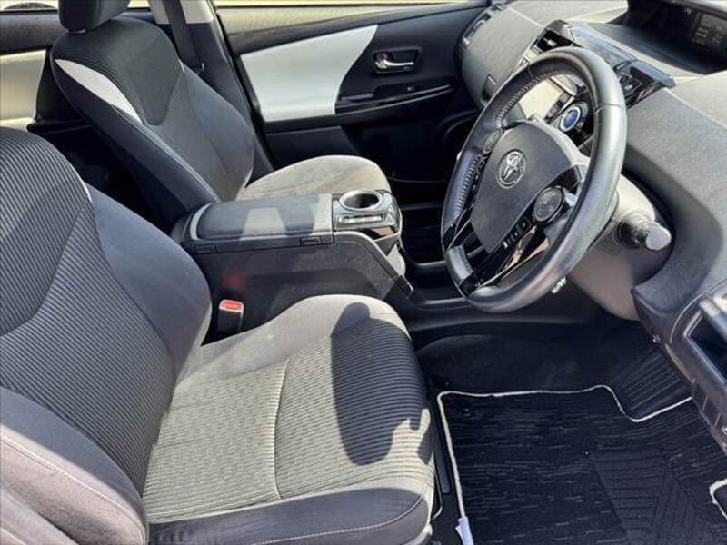 PRIUS ALPHA