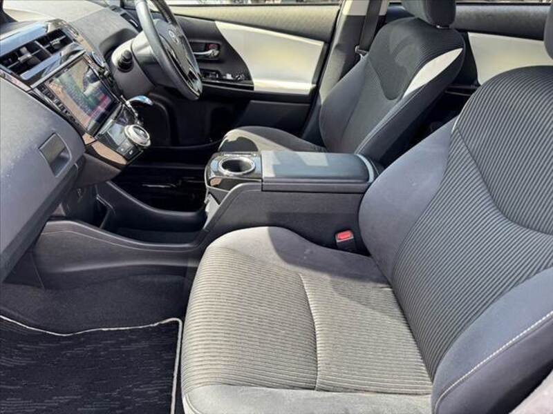 PRIUS ALPHA