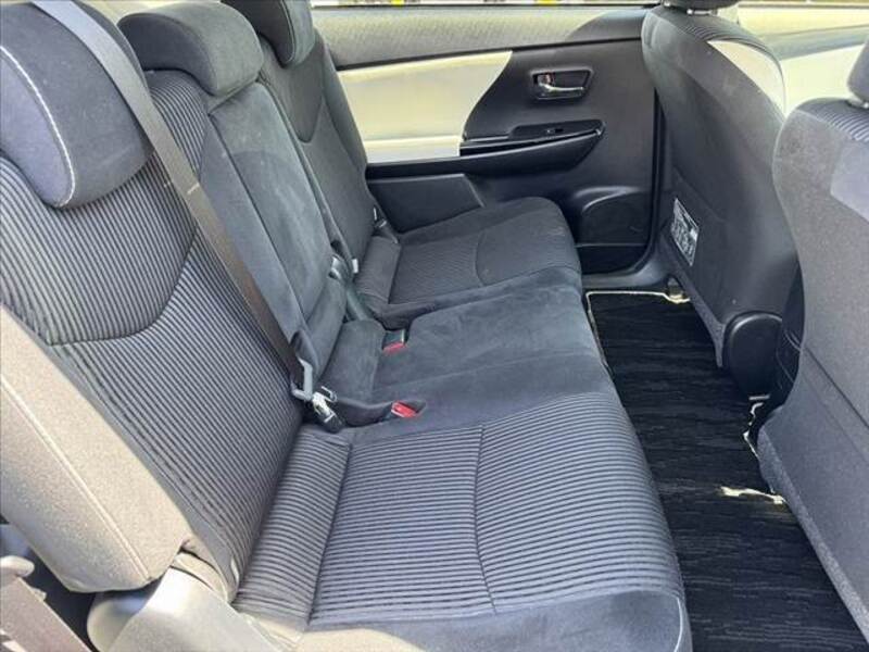 PRIUS ALPHA