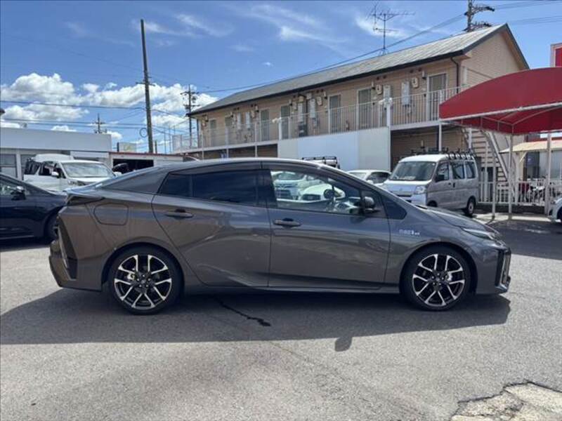 PRIUS PHV