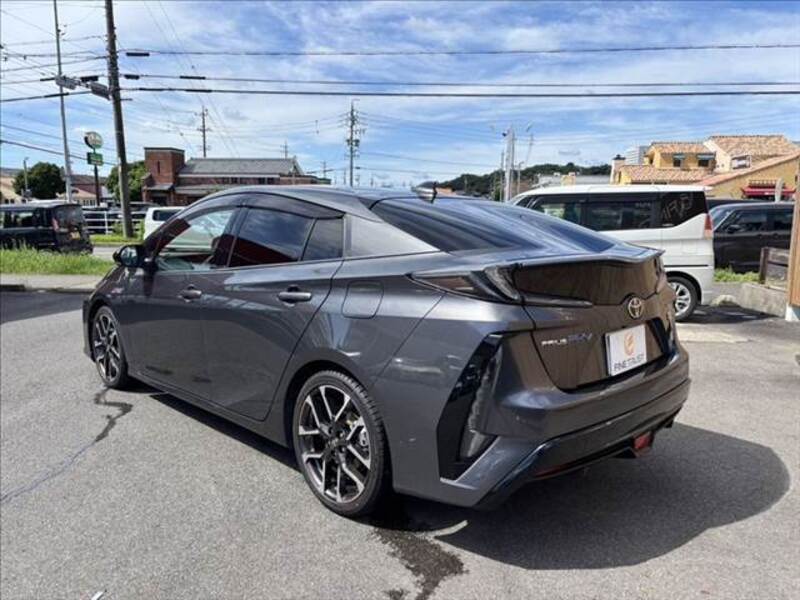 PRIUS PHV