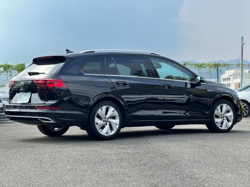 GOLF VARIANT