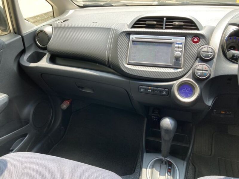 FIT HYBRID