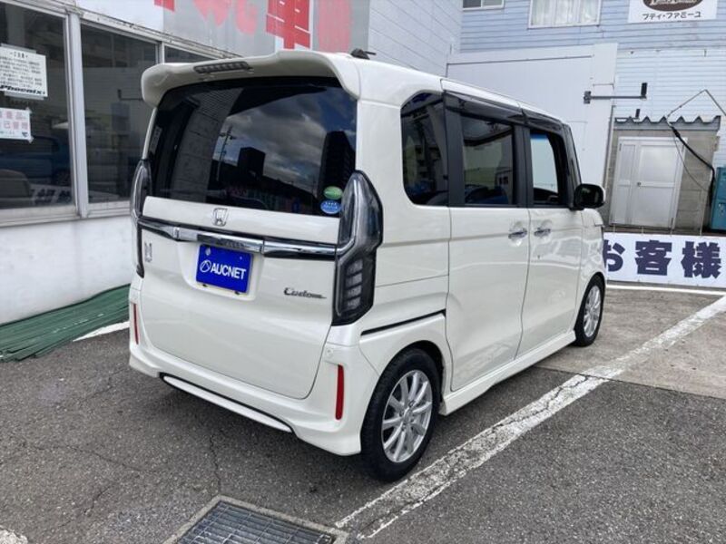 N BOX CUSTOM