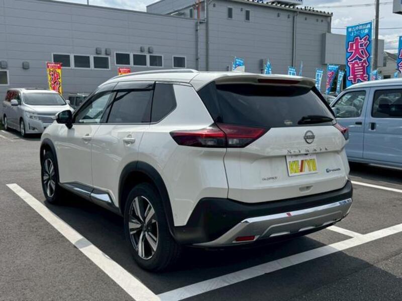 X-TRAIL