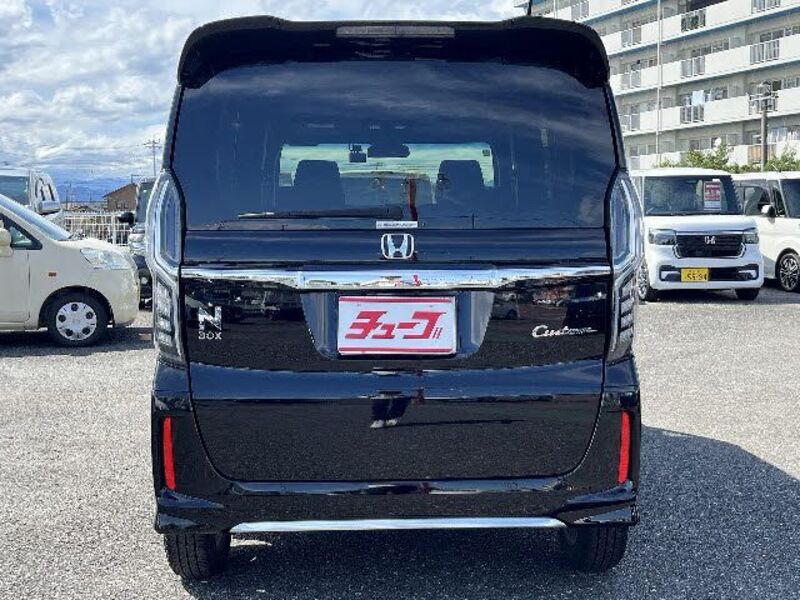 N BOX CUSTOM