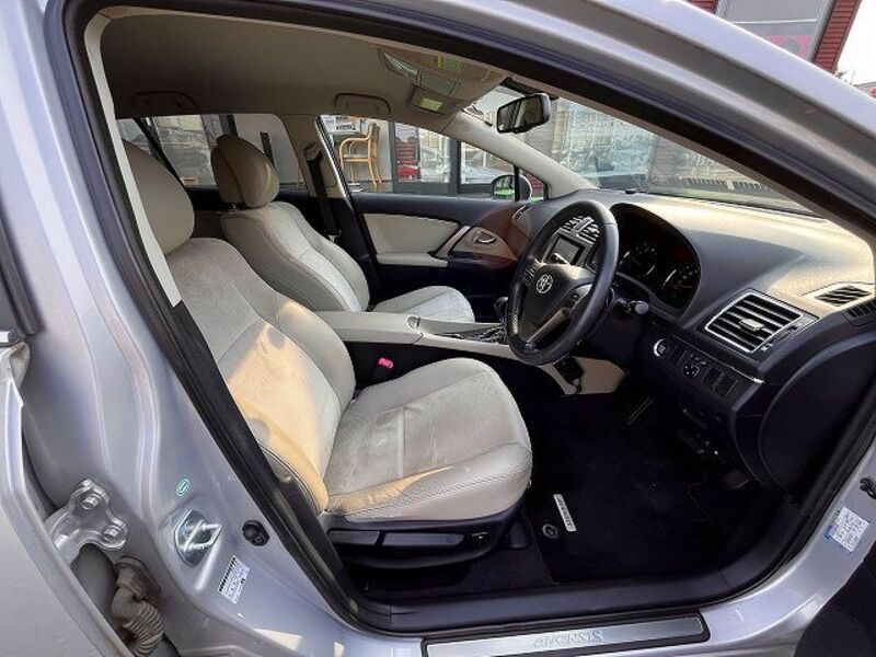AVENSIS WAGON