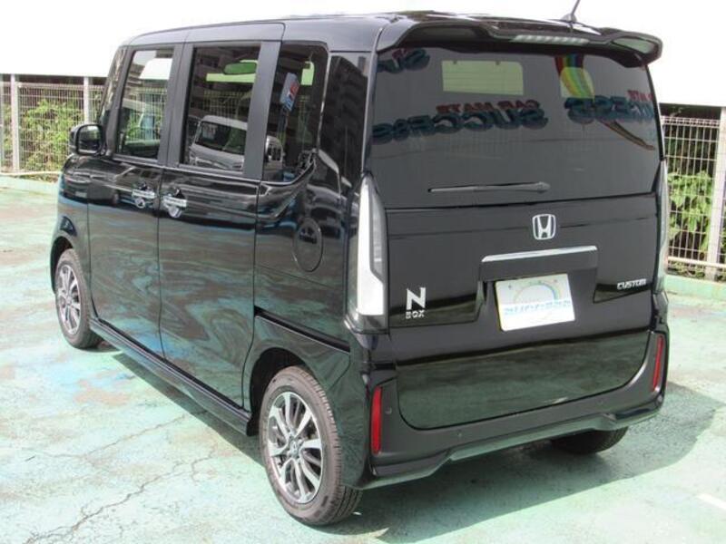 N BOX CUSTOM