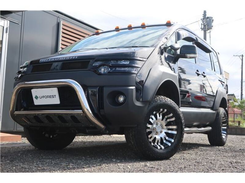 MITSUBISHI DELICA D5