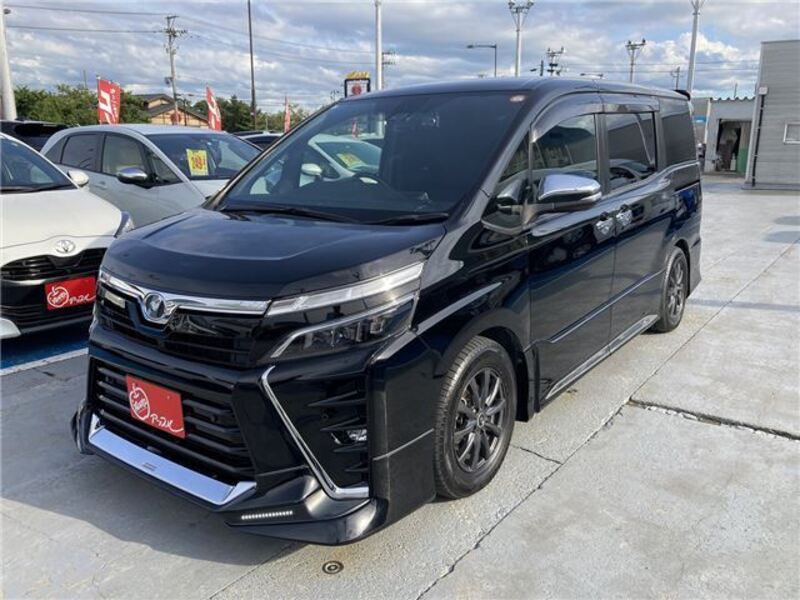 TOYOTA VOXY