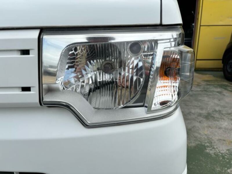 MINICAB TRUCK