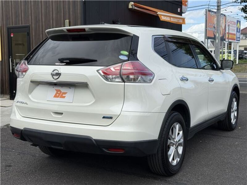 X-TRAIL
