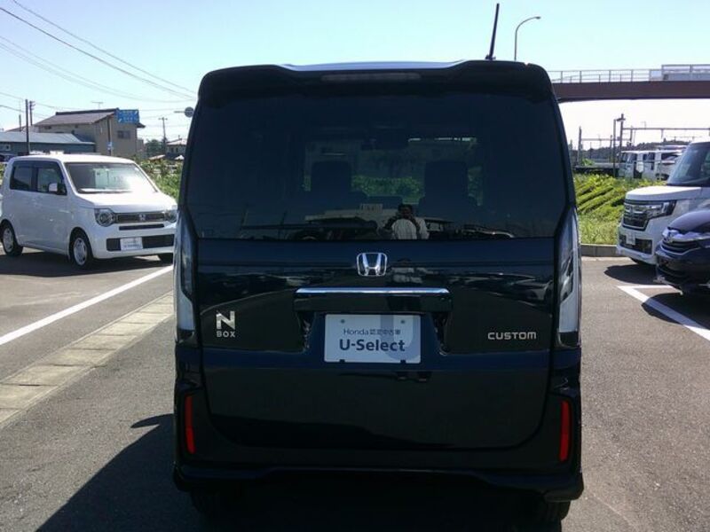 N BOX CUSTOM