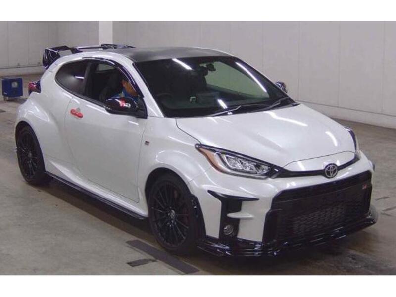 GR YARIS-0