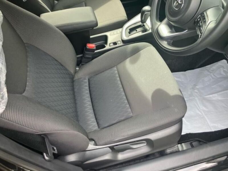 YARIS CROSS