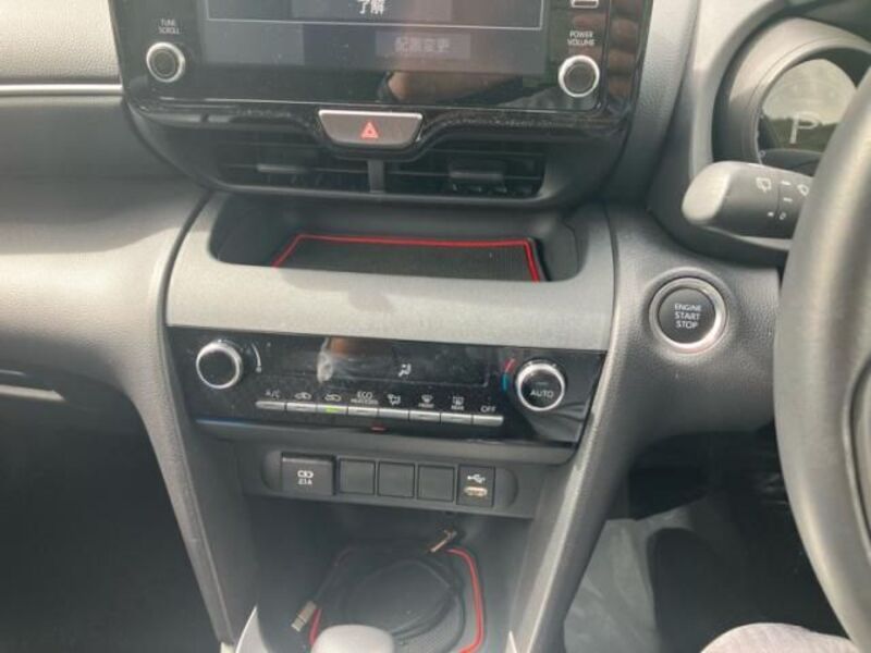 YARIS CROSS