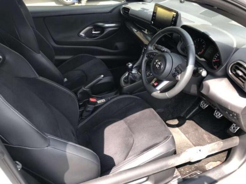 GR YARIS