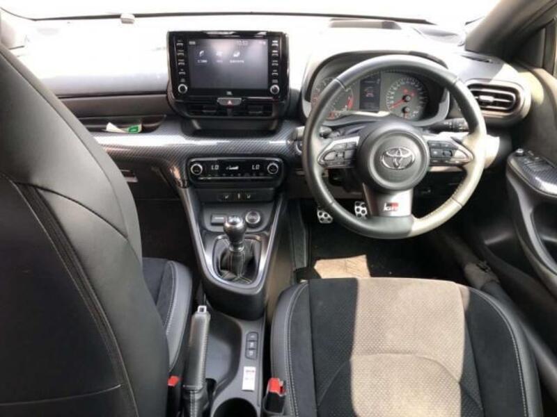 GR YARIS