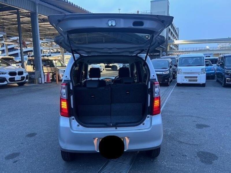WAGON R