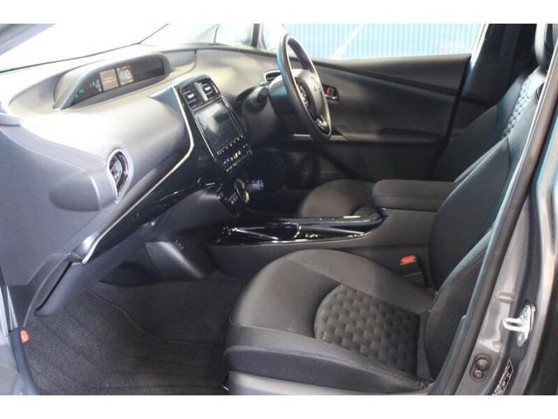 PRIUS PHV