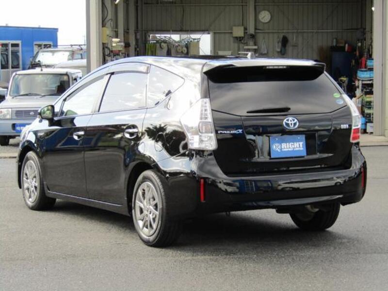 PRIUS ALPHA
