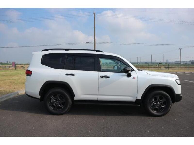 LAND CRUISER