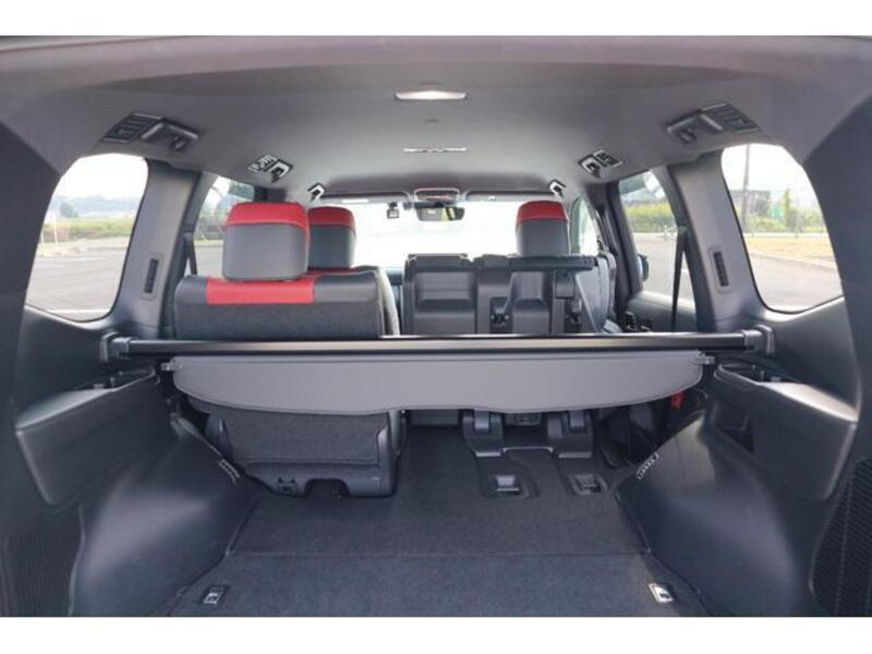 LAND CRUISER
